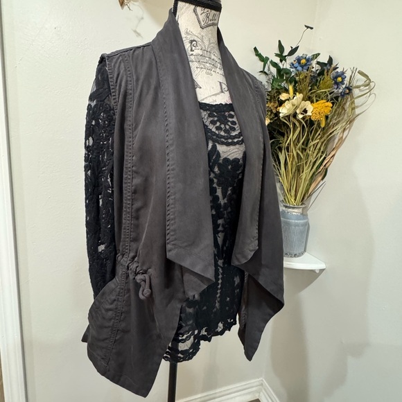 Max Jeans Dark Gray vest chic layering open front waist tie, in size small - Picture 10 of 10